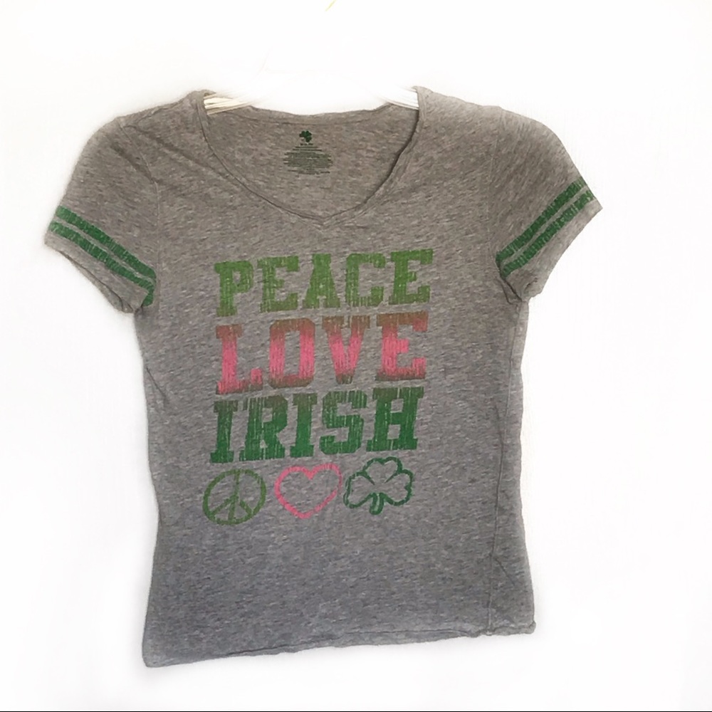 🐠 3 for $15 🐠 Grey t-shirt “Peace Love Irish”